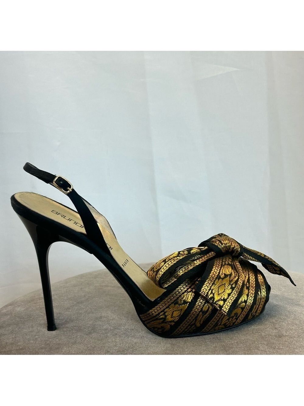 Bruno Frisoni metallic gold ribbon bow platform stiletto high heels Sz 38.5